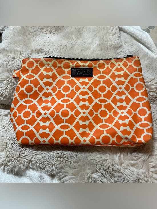 jo & jo Australia Other - Orange Geometric Makeup Organizer Pouch
02-21